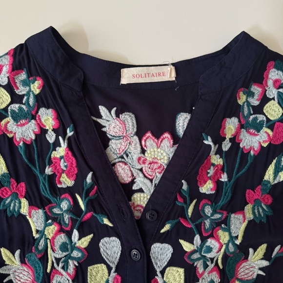 Solitaire Embroidered Tunic B-Neck Blouse  Women’s size medium - Picture 5 of 11